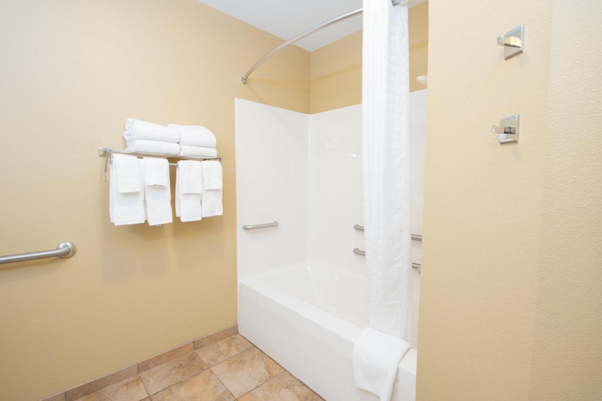 Candlewood Suites Minot By Ihg Dış mekan fotoğraf